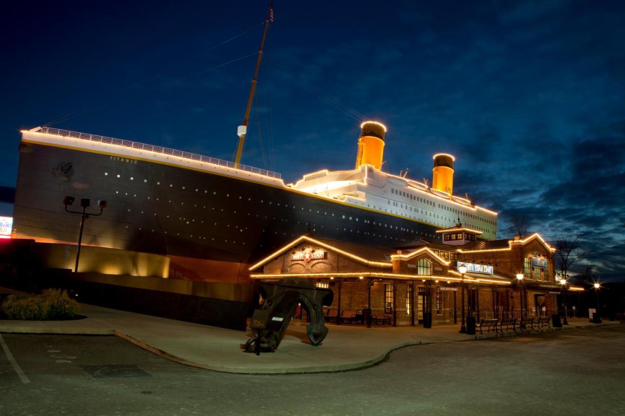 Whispering Winds, Hot Tub, Game Room, Wifi, 1089 Free Tickets Each Paid Day, Dollywood And More Gatlinburg Exterior photo