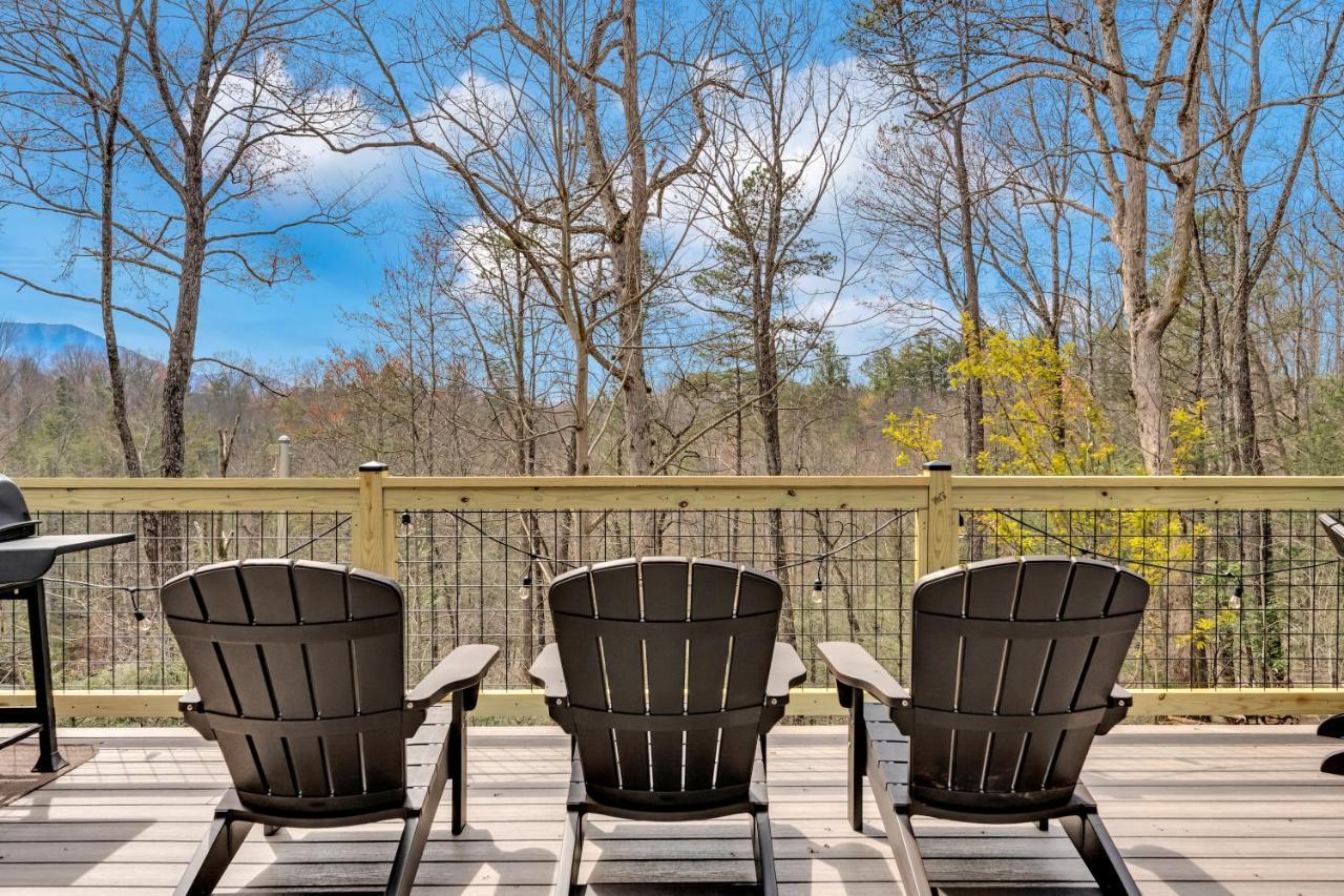Whispering Winds, Hot Tub, Game Room, Wifi, 1089 Free Tickets Each Paid Day, Dollywood And More Gatlinburg Exterior photo