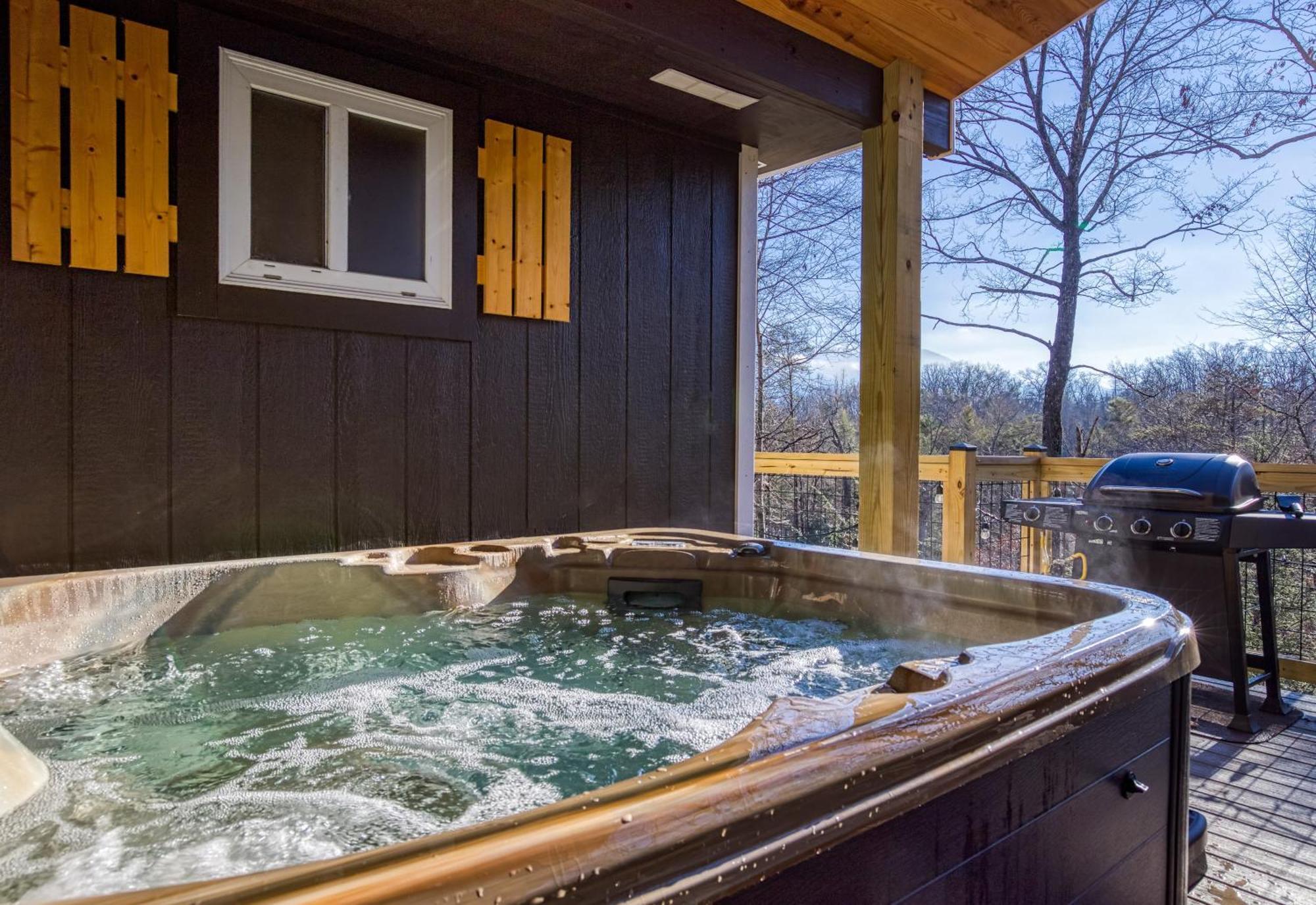 Whispering Winds, Hot Tub, Game Room, Wifi, 1089 Free Tickets Each Paid Day, Dollywood And More Gatlinburg Exterior photo