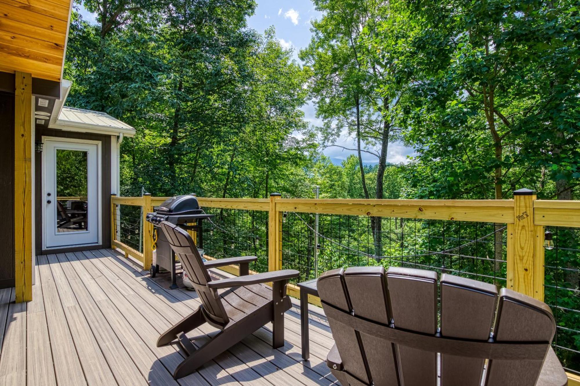 Whispering Winds, Hot Tub, Game Room, Wifi, 1089 Free Tickets Each Paid Day, Dollywood And More Gatlinburg Exterior photo